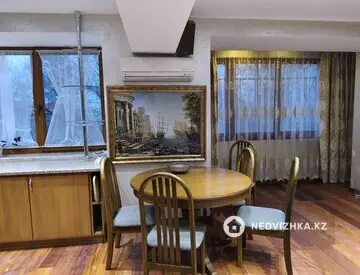 4-комнатная квартира, этаж 4 из 5, 100 м², На длительный срок