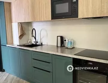 3-комнатная квартира, этаж 8 из 15, 70 м²