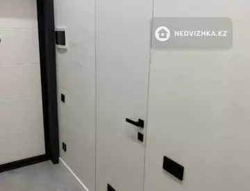 2-комнатная квартира, этаж 9 из 18, 40 м²