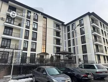 3-комнатная квартира, этаж 1 из 5, 104 м²