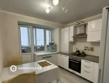 1-комнатная квартира, этаж 3 из 5, 40 м², на длительный срок