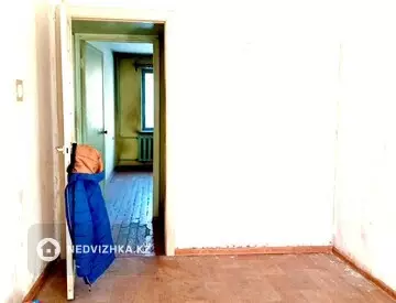 3-комнатная квартира, этаж 1 из 4, 60 м²