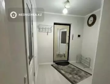 1-комнатная квартира, этаж 3 из 5, 40 м², на длительный срок