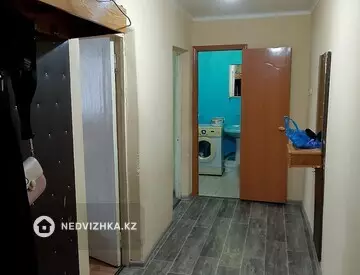 1-комнатная квартира, этаж 2 из 9, 38 м²