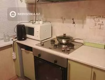 1-комнатная квартира, этаж 1 из 9, 38 м²