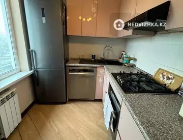 3-комнатная квартира, этаж 5 из 5, 67 м², на длительный срок