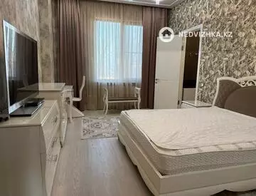 3-комнатная квартира, этаж 6 из 6, 178 м², на длительный срок
