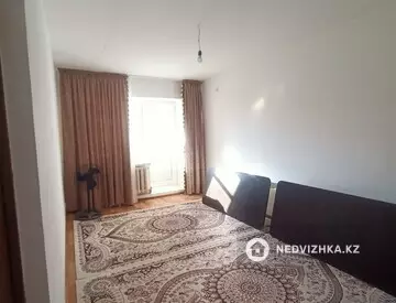 2-комнатная квартира, этаж 3 из 3, 80 м²