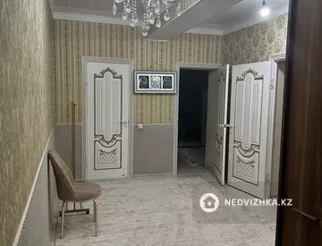 2-комнатная квартира, этаж 2 из 5, 74 м², на длительный срок