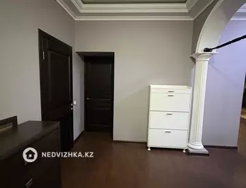 3-комнатная квартира, этаж 5 из 18, 104 м²