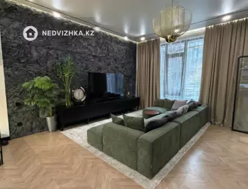 5-комнатная квартира, этаж 1 из 3, 225 м²