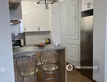 2-комнатная квартира, этаж 9 из 13, 53 м², на длительный срок