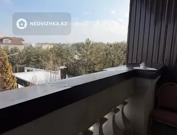 4-комнатная квартира, этаж 3 из 3, 160 м²