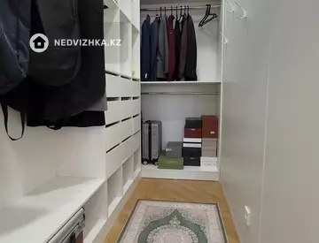 4-комнатная квартира, этаж 3 из 3, 160 м²