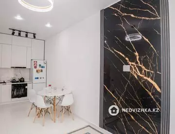 2-комнатная квартира, этаж 8 из 12, 46 м²