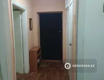 1-комнатная квартира, этаж 2 из 5, 37 м², на длительный срок