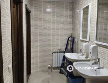 Офисное помещение, этаж 2 из 9, в жилом доме, 52 м²