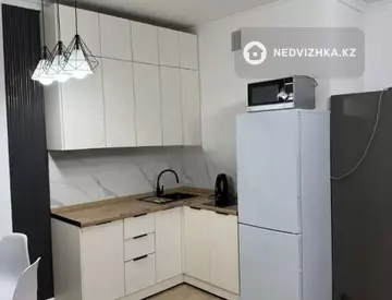 1-комнатная квартира, этаж 2 из 15, 37 м²