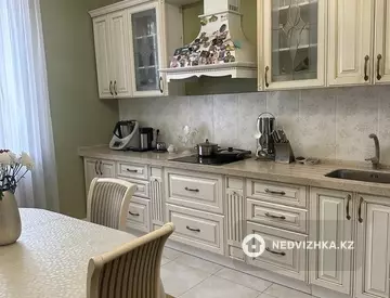 3-комнатная квартира, этаж 4 из 6, 141 м²