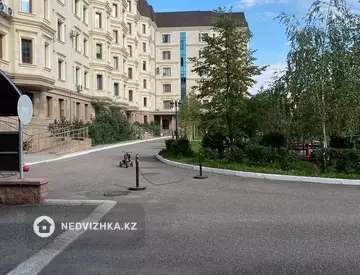 3-комнатная квартира, этаж 4 из 6, 141 м²