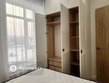 2-комнатная квартира, этаж 4 из 12, 38 м²