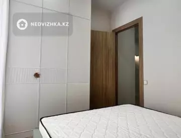 2-комнатная квартира, этаж 4 из 12, 38 м²