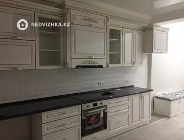 5-комнатная квартира, этаж 10 из 12, 204 м²