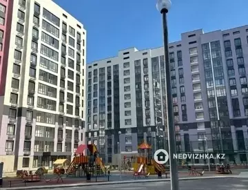 3-комнатная квартира, этаж 4 из 9, 92 м²