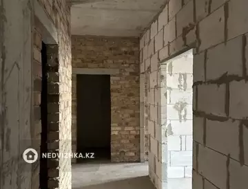 3-комнатная квартира, этаж 4 из 9, 92 м²