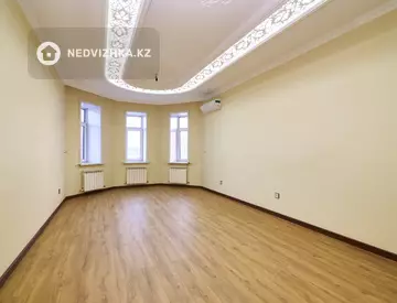 3-комнатная квартира, этаж 9 из 10, 132 м²