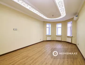 3-комнатная квартира, этаж 9 из 10, 132 м²