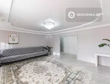 3-комнатная квартира, этаж 3 из 6, 90 м²