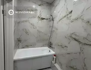 1-комнатная квартира, этаж 4 из 9, 42 м²