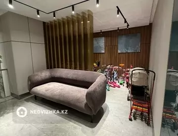 2-комнатная квартира, этаж 8 из 9, 65 м²