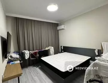 5-комнатная квартира, этаж 2 из 9, 140 м²