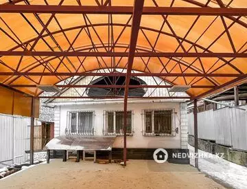 13-комнатный дом, 66 м²