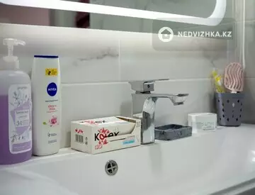 2-комнатная квартира, этаж 9 из 17, 53 м², посуточно