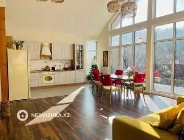 4-комнатный дом, 230 м²