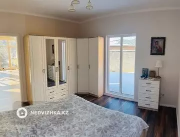 4-комнатный дом, 230 м²