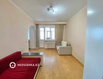 1-комнатная квартира, этаж 3 из 5, 37 м², на длительный срок