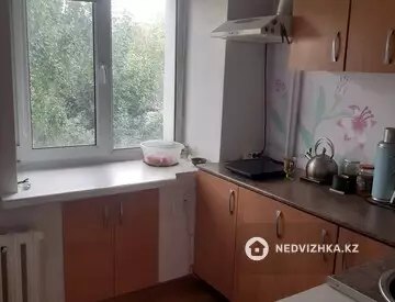 2-комнатная квартира, этаж 3 из 5, 48 м²