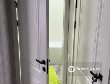 2-комнатная квартира, этаж 4 из 9, 64 м²