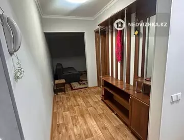 3-комнатная квартира, этаж 2 из 5, 60 м², на длительный срок