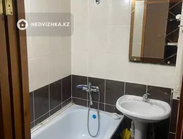 3-комнатная квартира, этаж 3 из 5, 60 м², на длительный срок