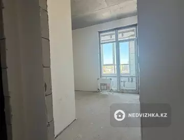 1-комнатная квартира, этаж 8 из 12, 38 м²