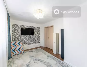 2-комнатная квартира, этаж 3 из 5, 45 м²