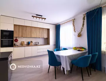 3-комнатная квартира, этаж 4 из 12, 74 м²