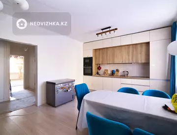 3-комнатная квартира, этаж 4 из 12, 74 м²