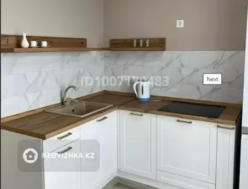 1-комнатная квартира, этаж 19 из 19, 42 м²