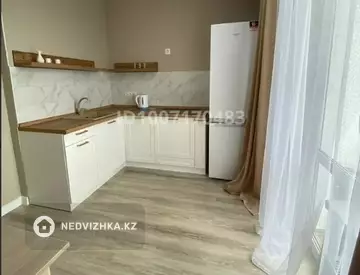 1-комнатная квартира, этаж 19 из 19, 42 м²